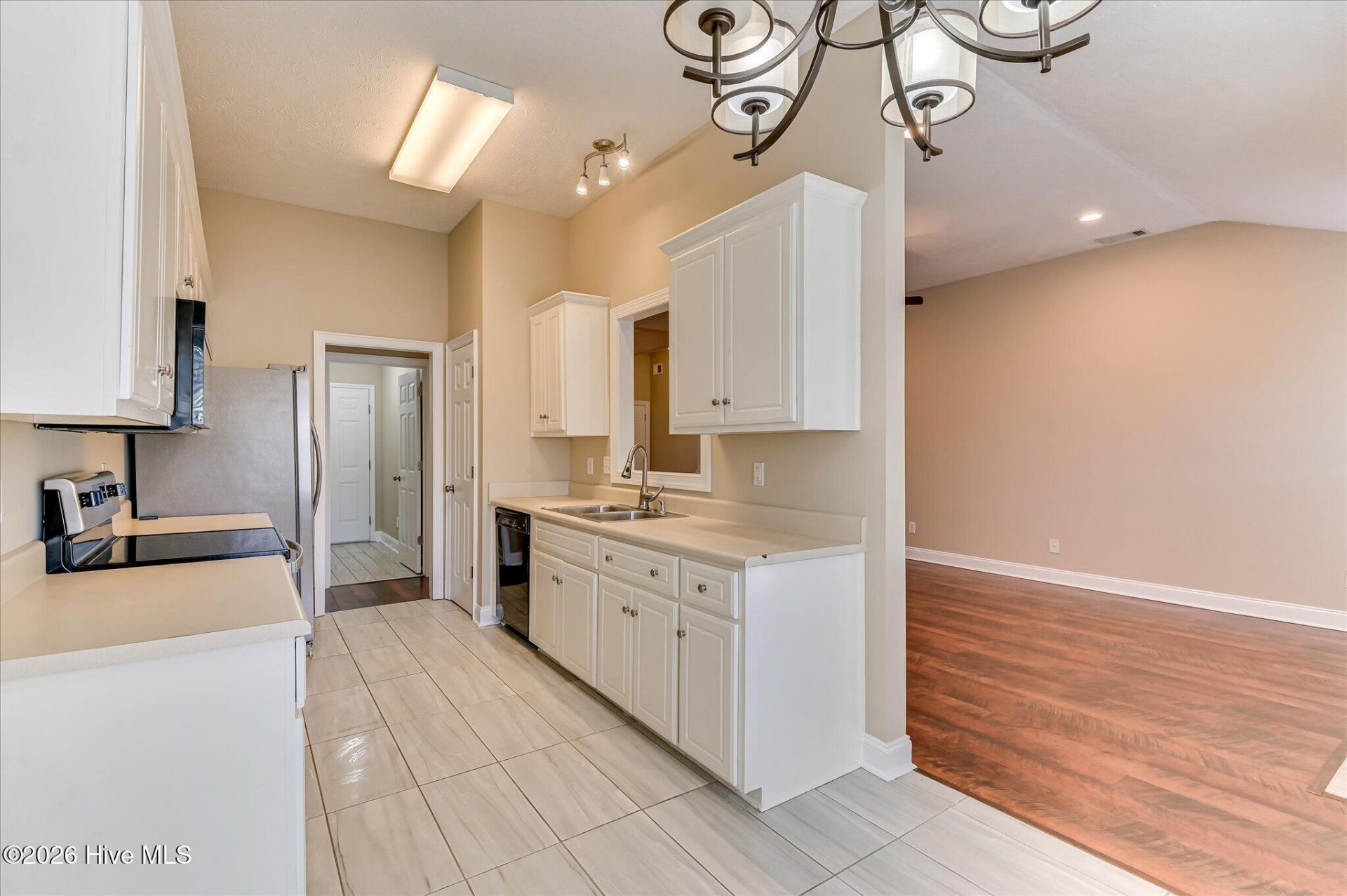 144 Granger Drive  Photo 14