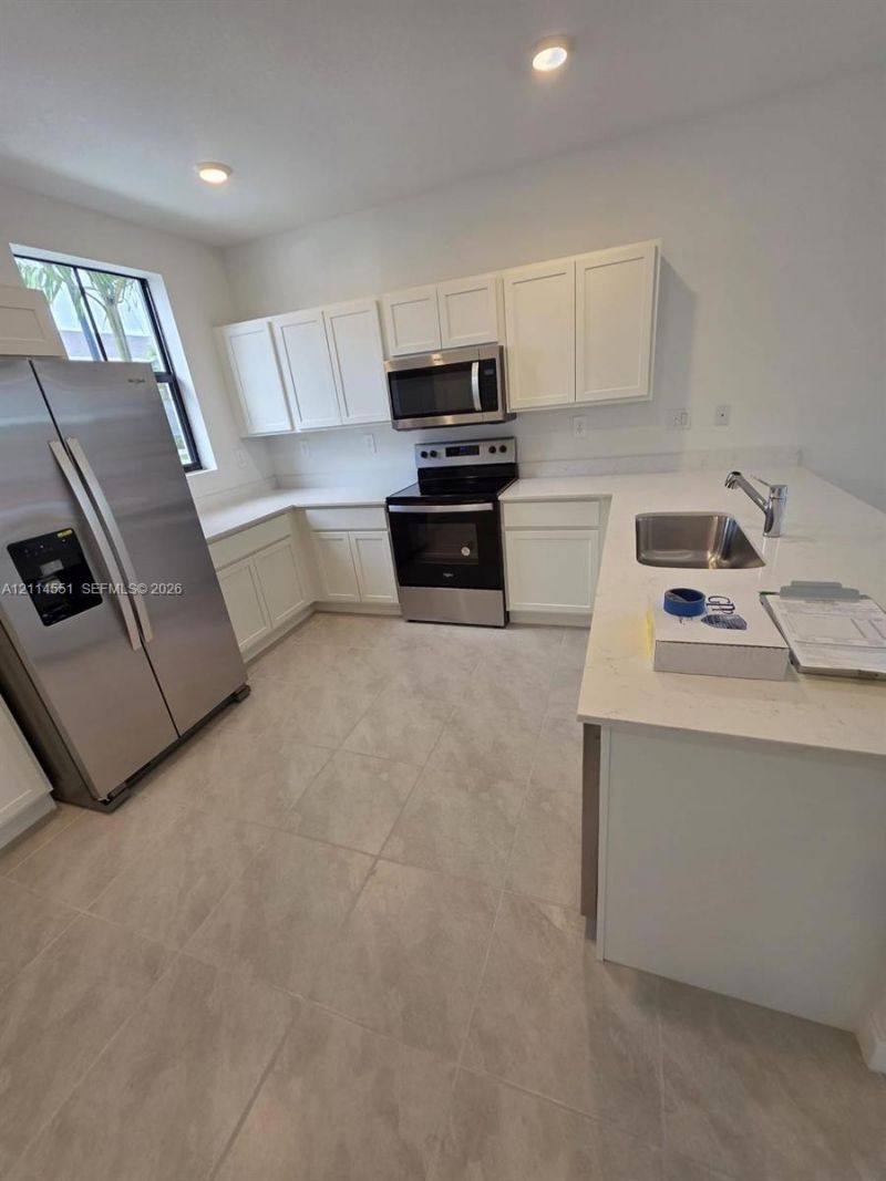 457 NE 12th St , Florida City, FL 33034 Photo