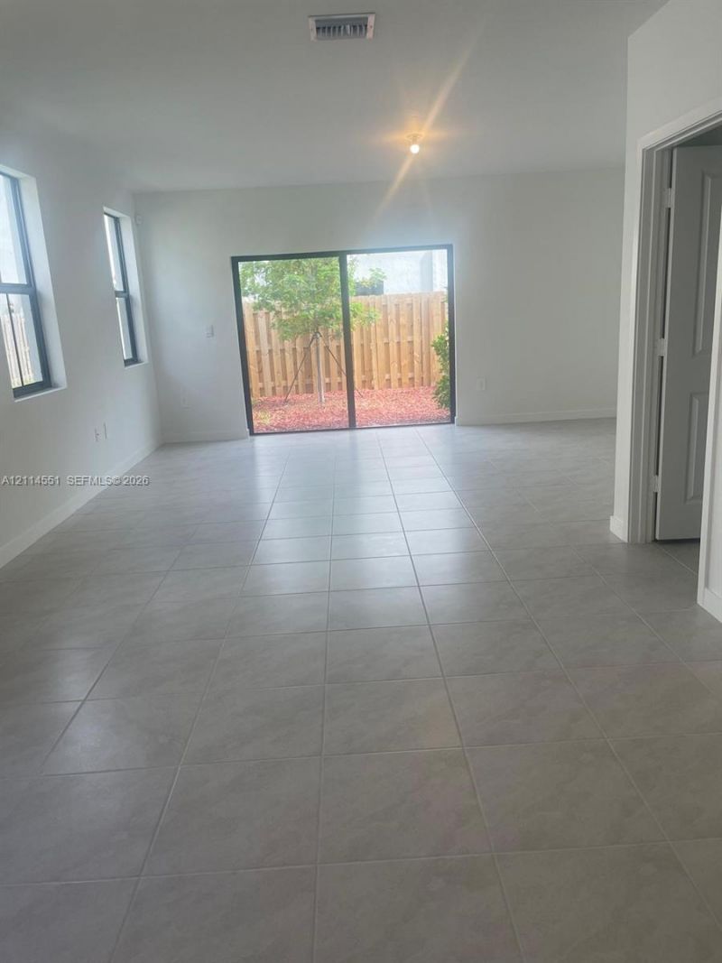 457 NE 12th St , Florida City, FL 33034 Photo