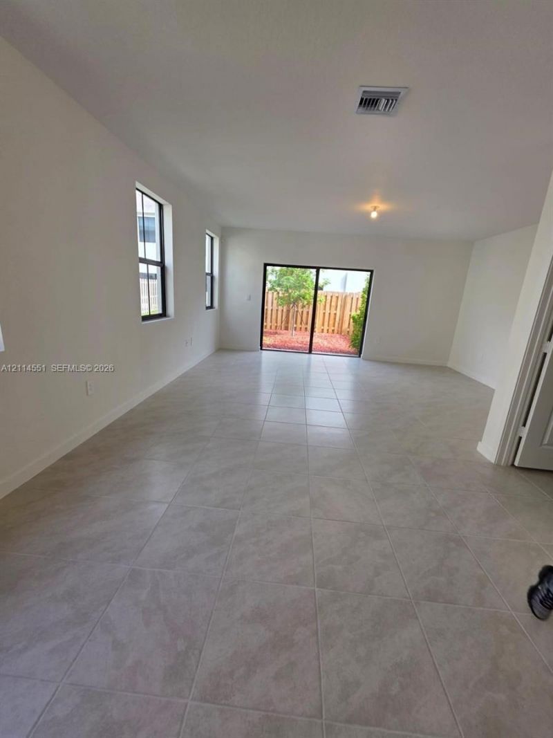 457 NE 12th St , Florida City, FL 33034 Photo