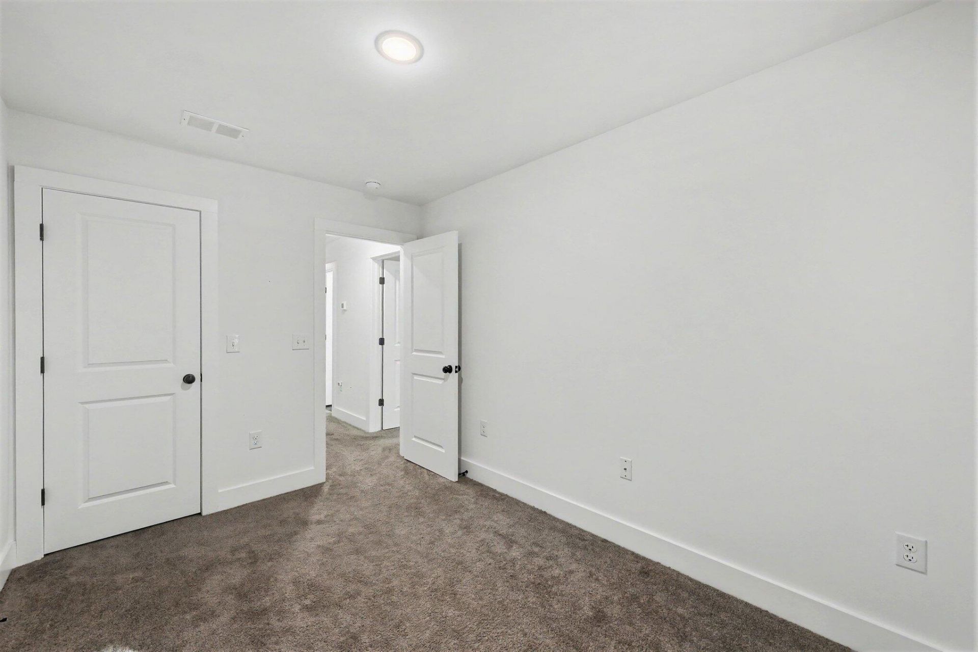 4227 Barnwell Avenue Photo 17