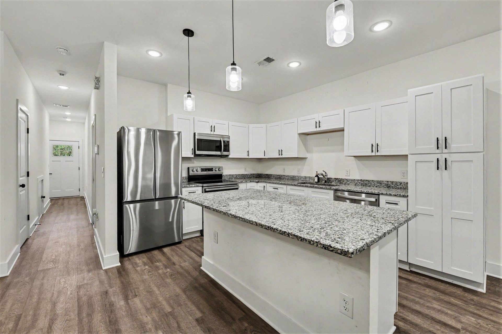 4227 Barnwell Avenue Photo 8
