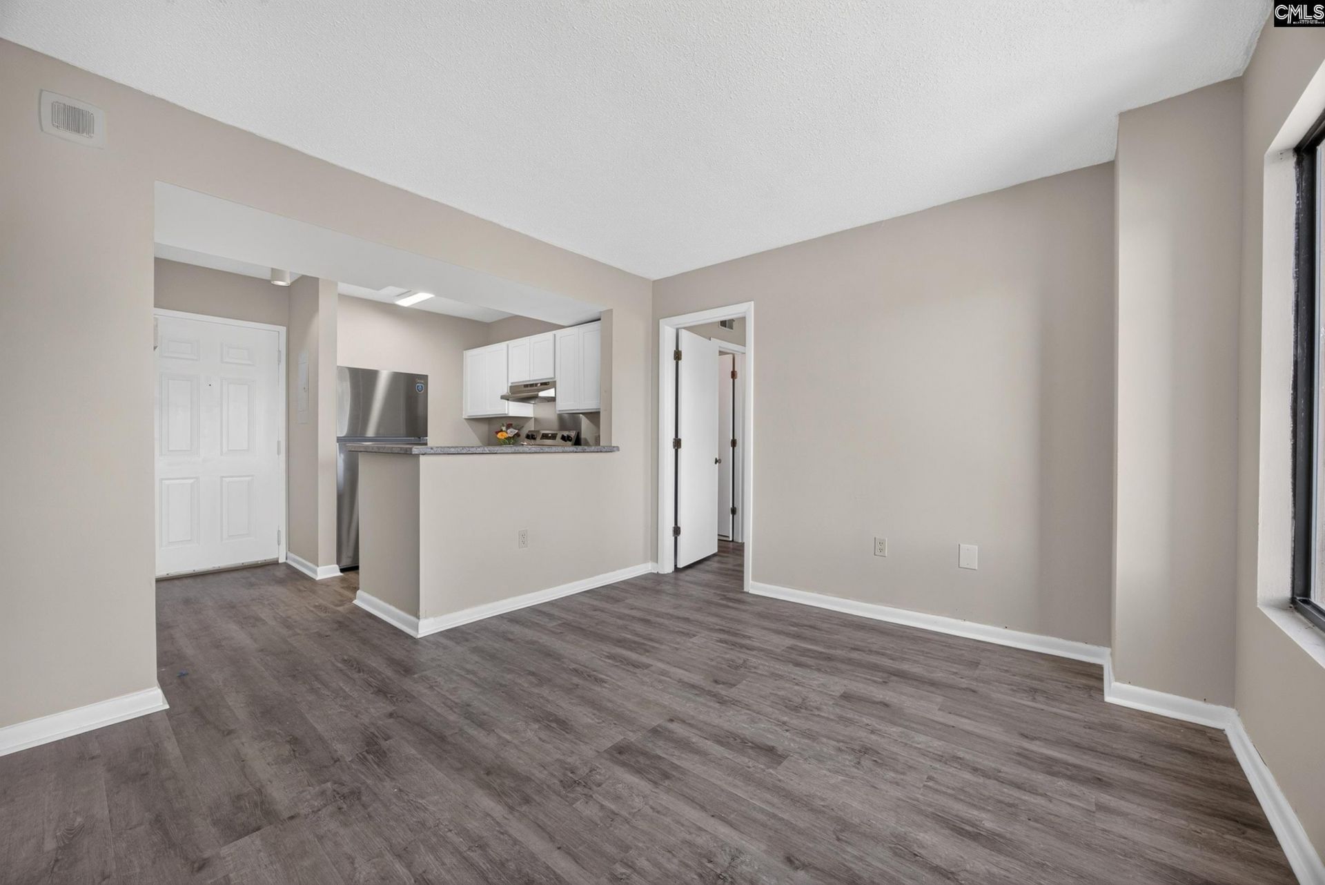 1600 Park Circle  Photo 5