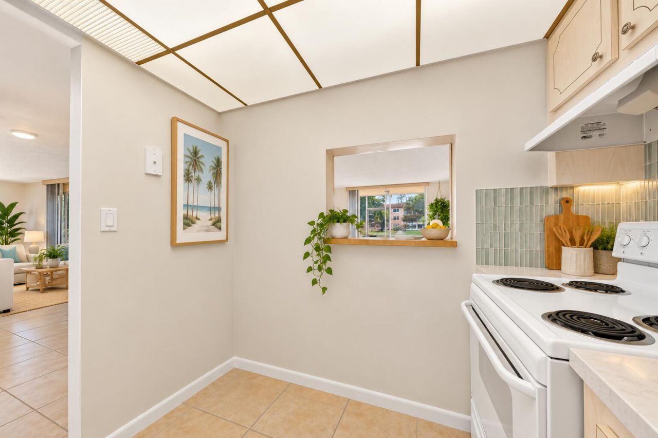 9281 Sunrise Lakes Boulevard, Unit 107, Sunrise, FL 33322 Photo
