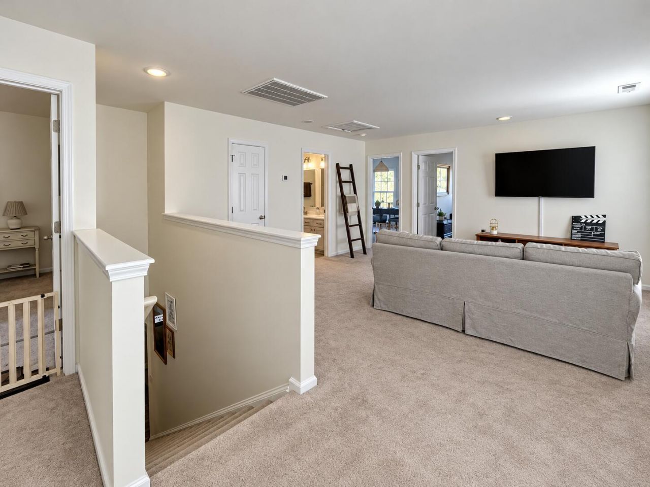 189 Southport Drive Photo 16
