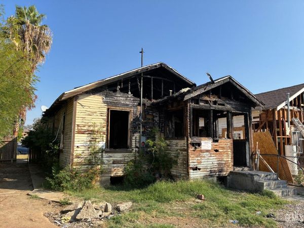 1015 Flower Street, Bakersfield, CA 93305