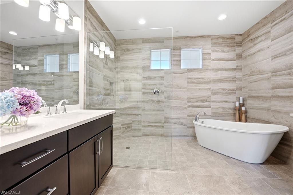 21460 Strada Nuova Cir, Unit B405, Estero, FL 33928 Photo