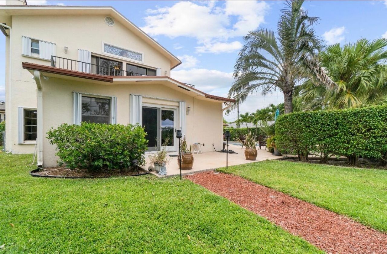 1324 N Lakeside Drive, Lake Worth Beach, FL 33460 Photo