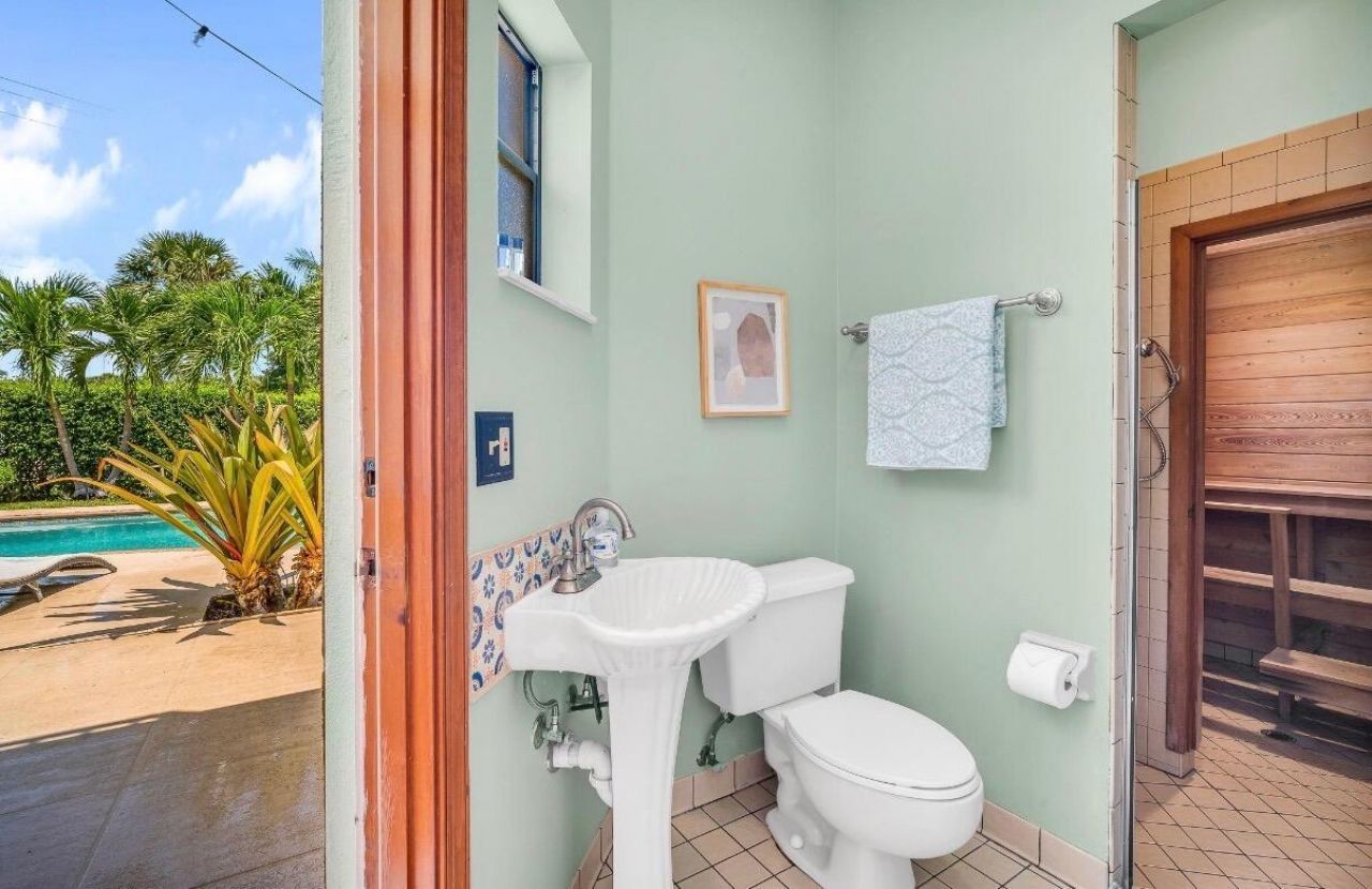 1324 N Lakeside Drive, Lake Worth Beach, FL 33460 Photo