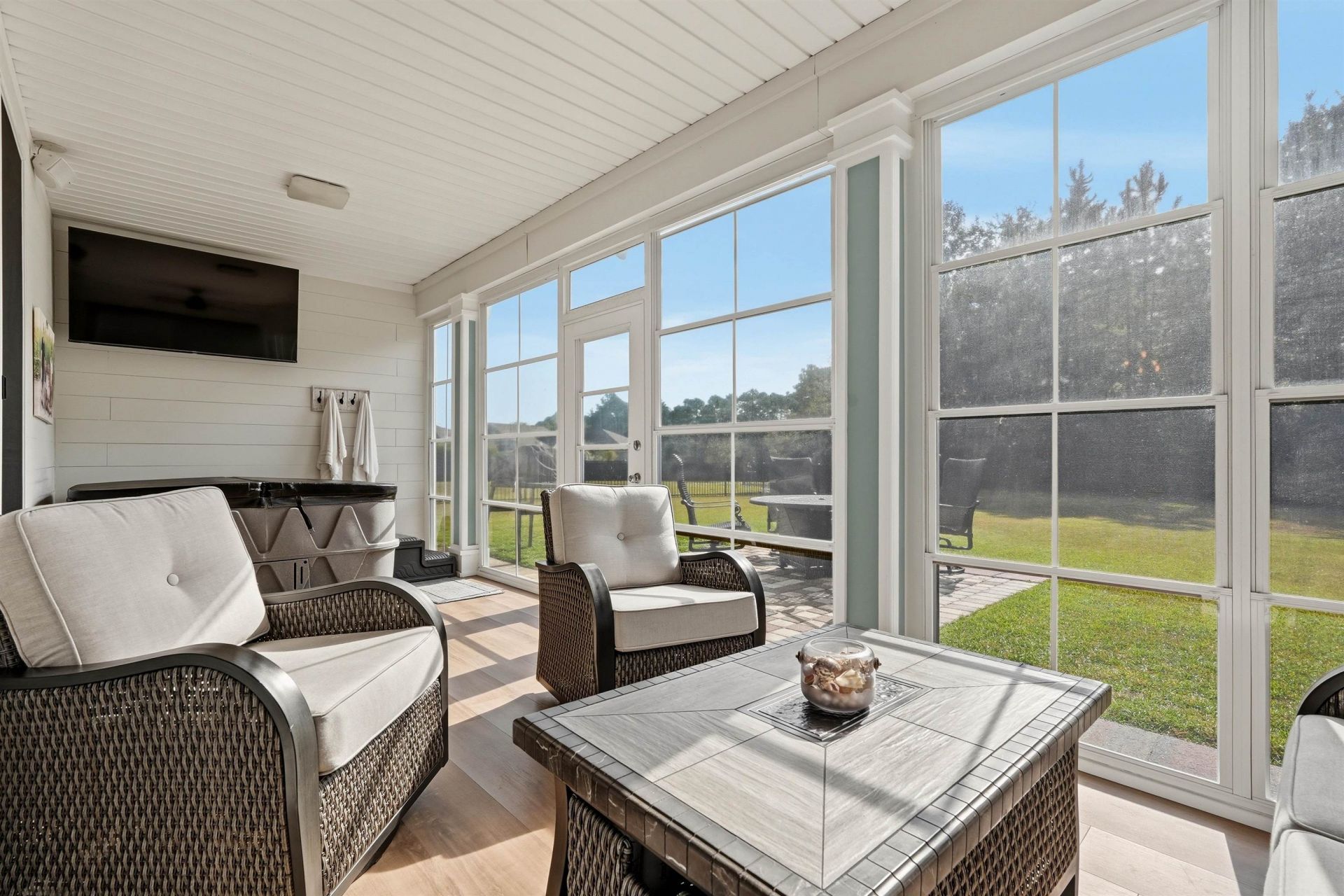 178 Viareggio Rd. Photo 5