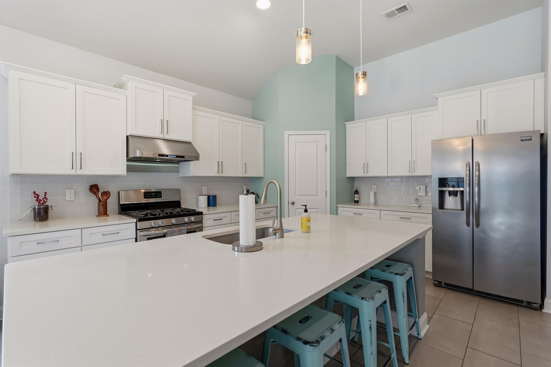 178 Viareggio Rd. Photo 7