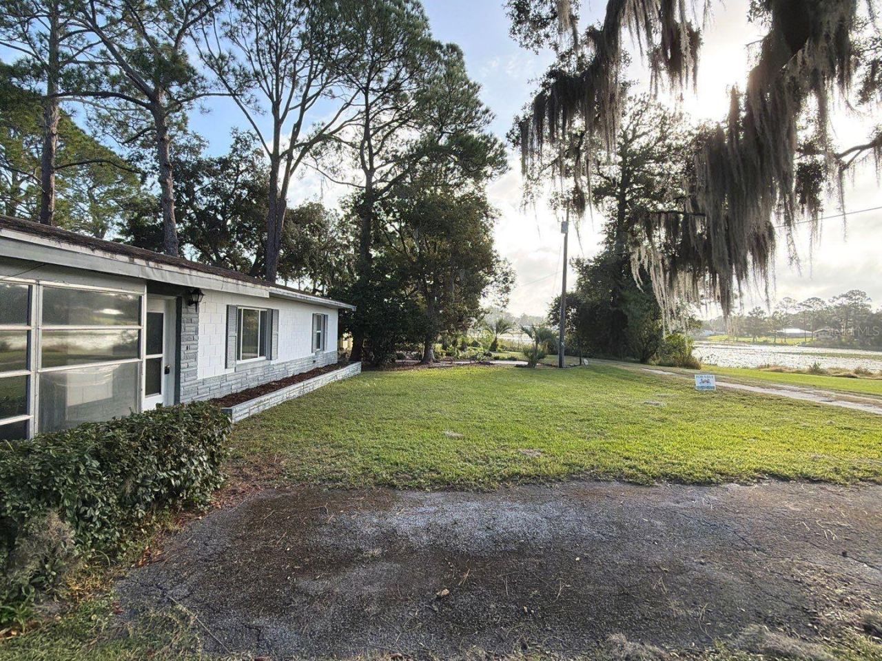 37443 Beach Drive, Umatilla, FL 32784 Photo