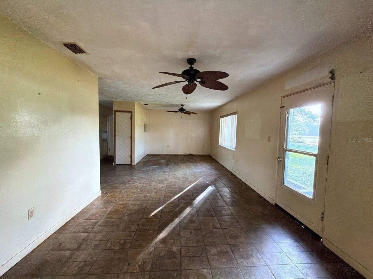 37443 Beach Drive, Umatilla, FL 32784 Photo
