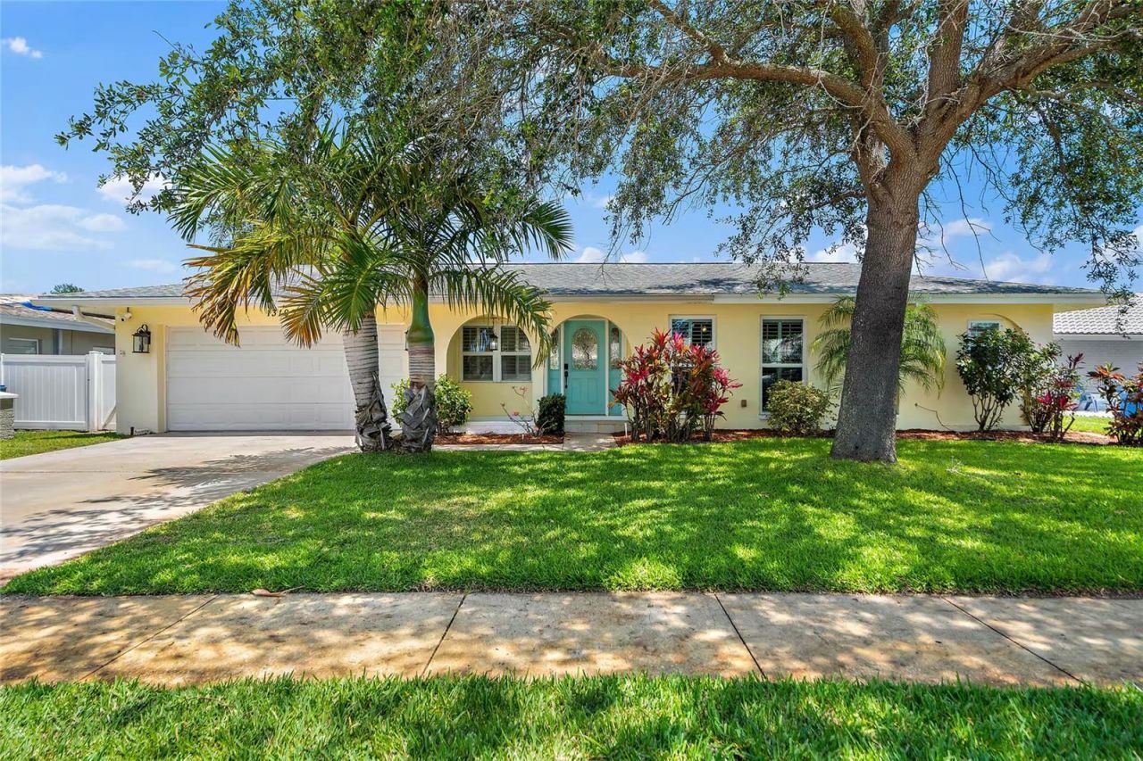 13195 N 87th Place, Seminole, FL 33776 Main Photo