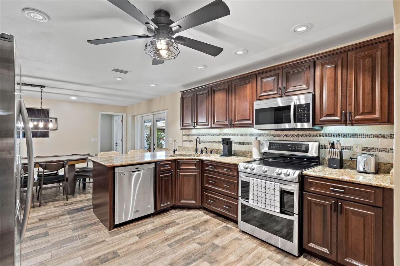 13195 N 87th Place, Seminole, FL 33776 Photo