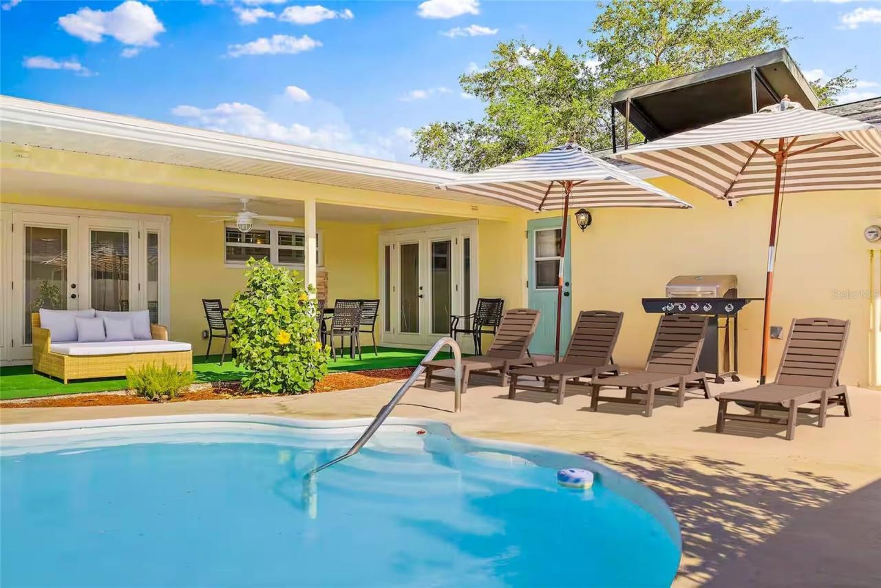 13195 N 87th Place, Seminole, FL 33776 Photo
