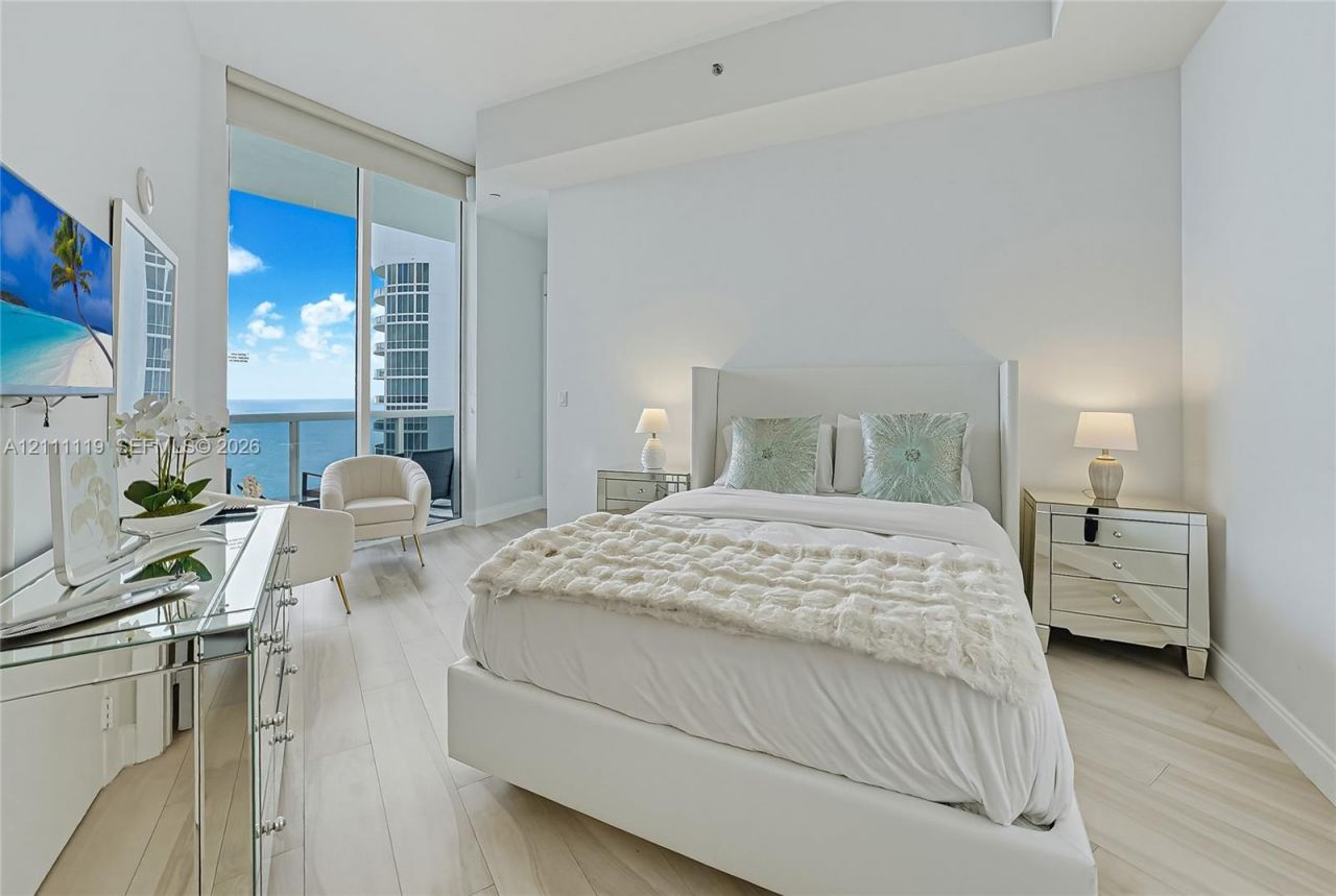 15901 Collins Ave , Unit 3907, Sunny Isles Beach, FL 33160 Photo
