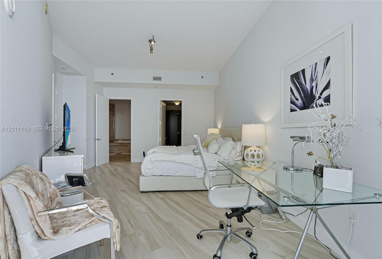15901 Collins Ave , Unit 3907, Sunny Isles Beach, FL 33160 Photo