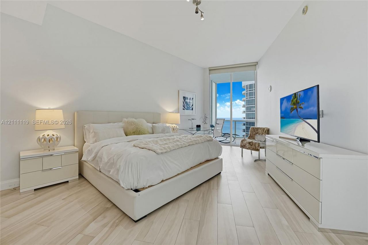 15901 Collins Ave , Unit 3907, Sunny Isles Beach, FL 33160 Photo