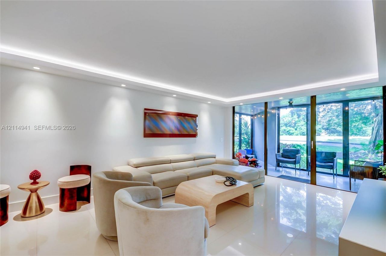 16175 Golf Club Rd , Unit 113, Weston, FL 33326 Photo