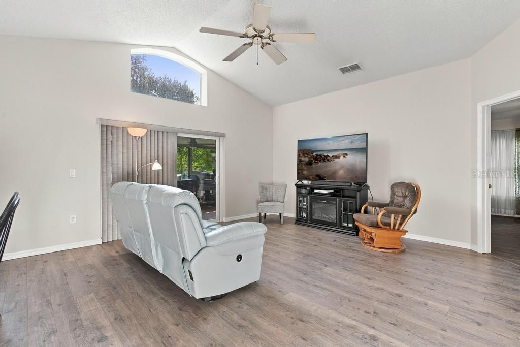 3017 E Beaumont Lane , Eustis, FL 32726 Photo