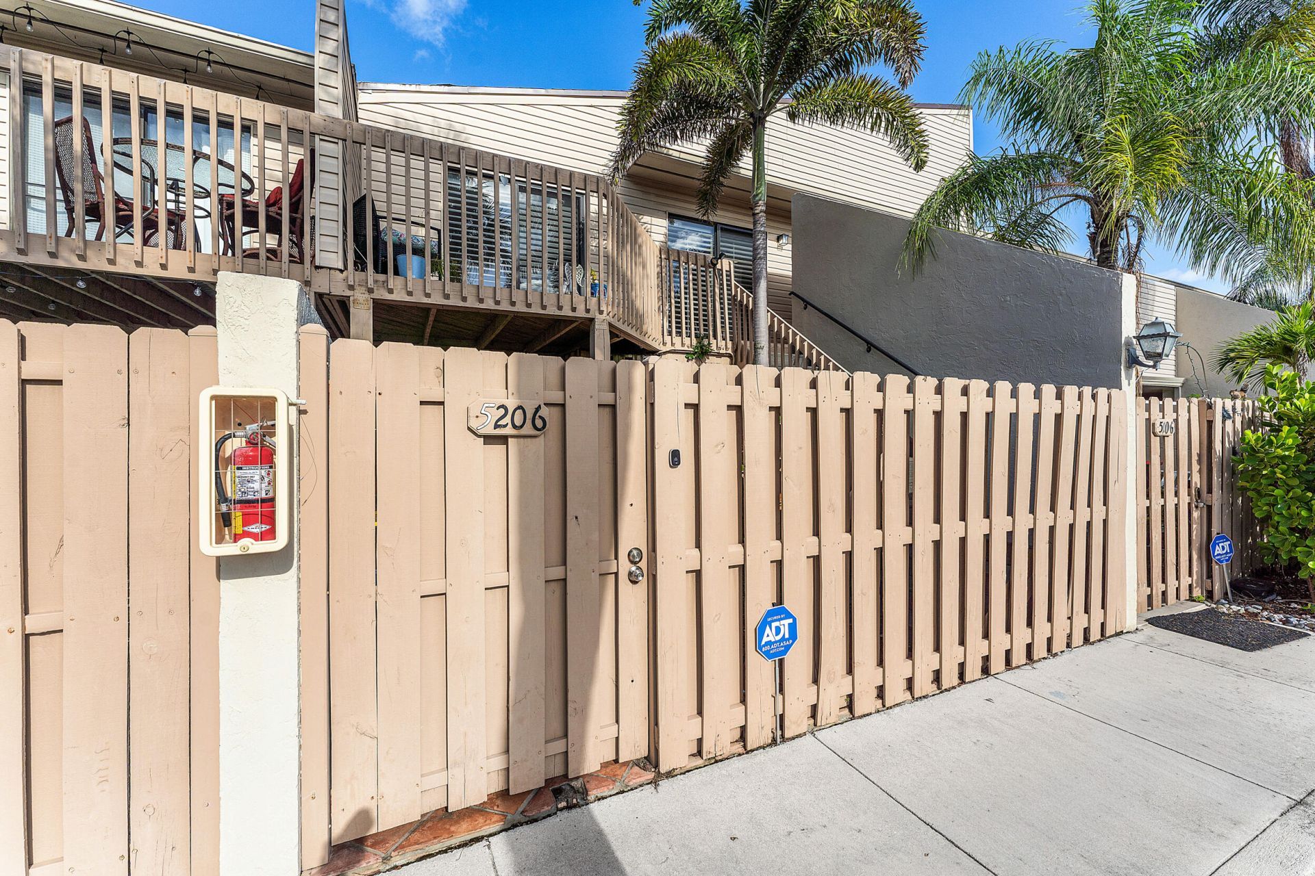 616 Executive Center Drive, Unit 206, West Palm Beach, FL 33401 Photo