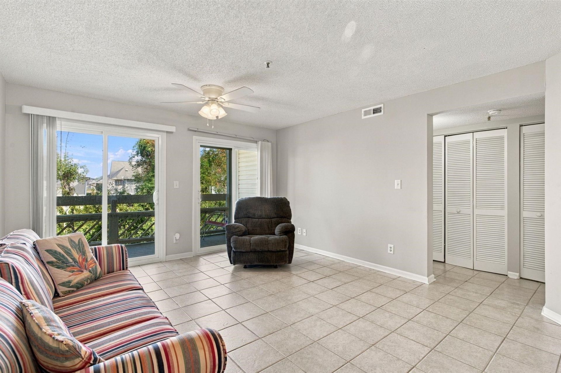 1100 Possum Trot Rd.  Photo 5