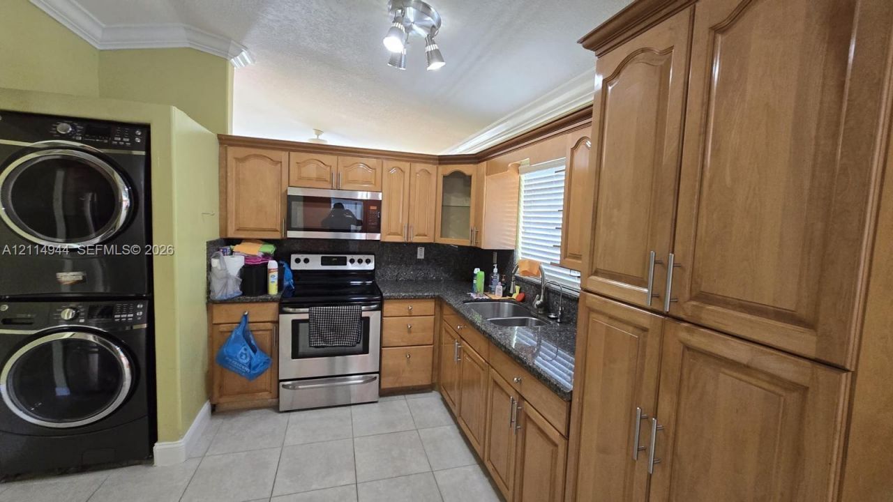 10021 NW 127th Ter, Hialeah Gardens, FL 33018 Photo
