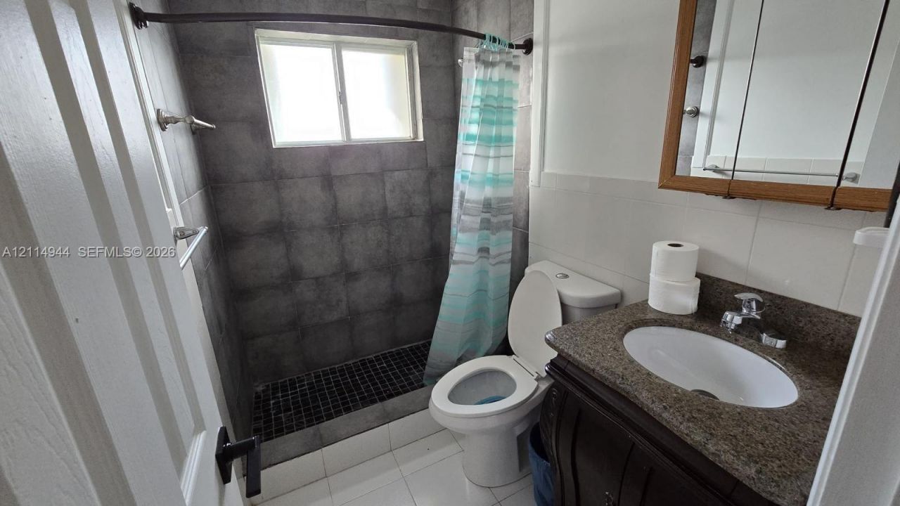 10021 NW 127th Ter, Hialeah Gardens, FL 33018 Photo