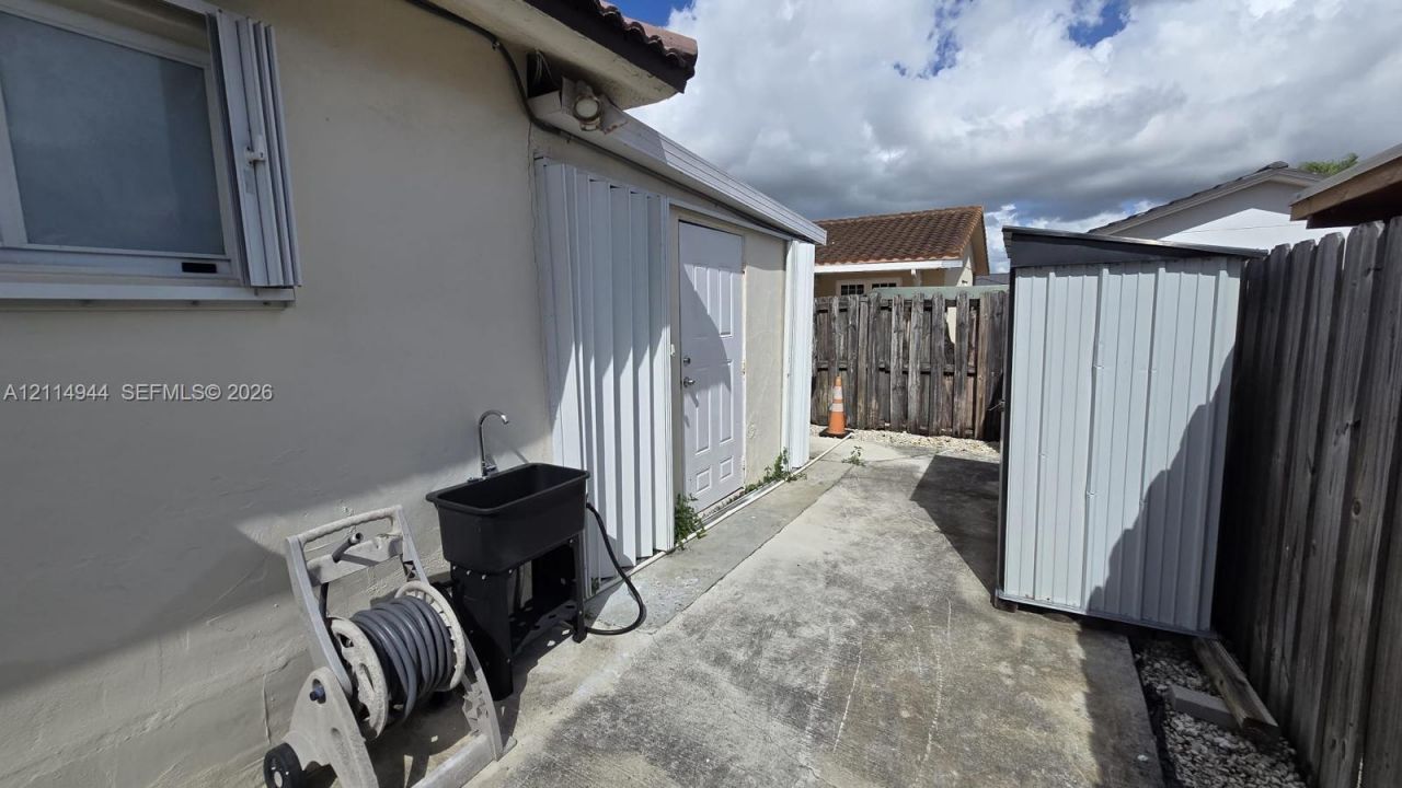 10021 NW 127th Ter, Hialeah Gardens, FL 33018 Photo