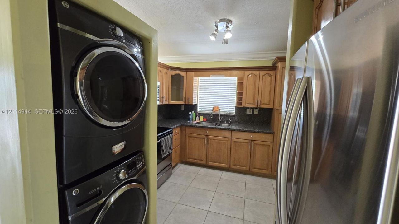 10021 NW 127th Ter, Hialeah Gardens, FL 33018 Photo