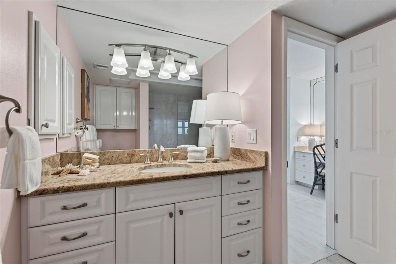 633 Alhambra Road, Unit 508, Venice, FL 34285 Photo