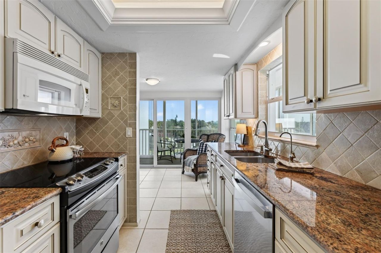 633 Alhambra Road, Unit 508, Venice, FL 34285 Photo