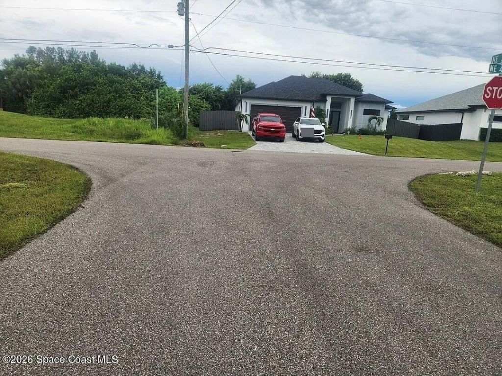471 NE 3rd Court , Cape Coral, FL 33909 Photo