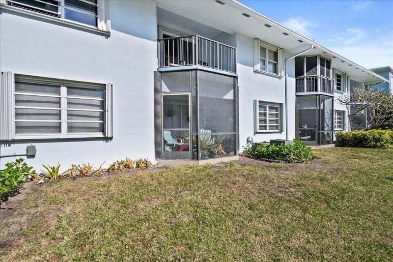 128 Lehane Terrace, Unit 204, North Palm Beach, FL 33408 Photo