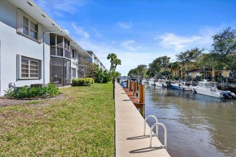 128 Lehane Terrace, Unit 204, North Palm Beach, FL 33408 Photo