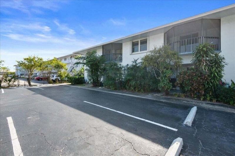 128 Lehane Terrace, Unit 204, North Palm Beach, FL 33408 Photo
