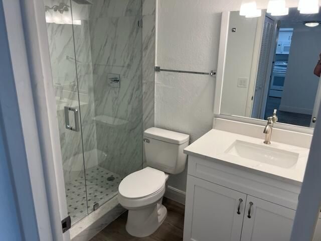 128 Lehane Terrace, Unit 204, North Palm Beach, FL 33408 Photo