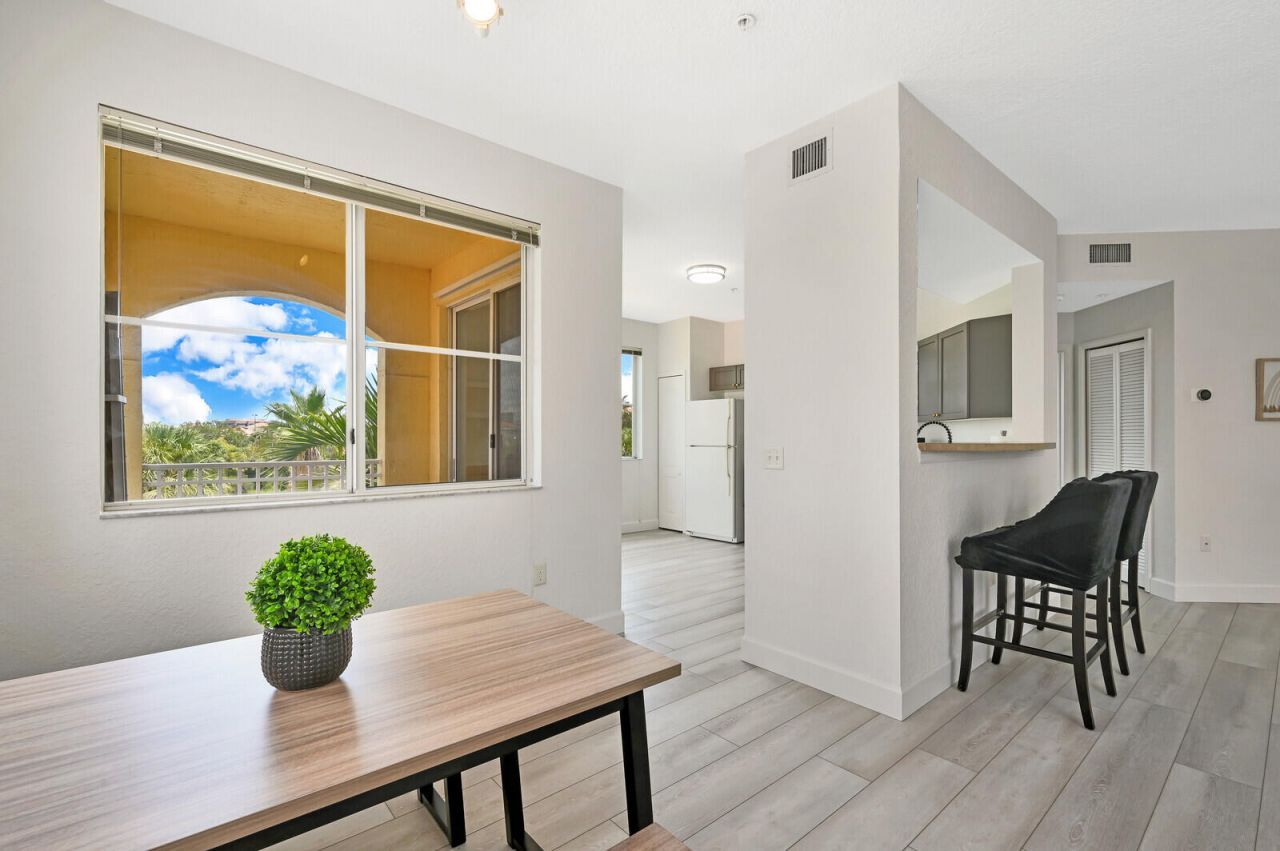11029 Legacy Boulevard, Unit 302, Palm Beach Gardens, FL 33410 Photo