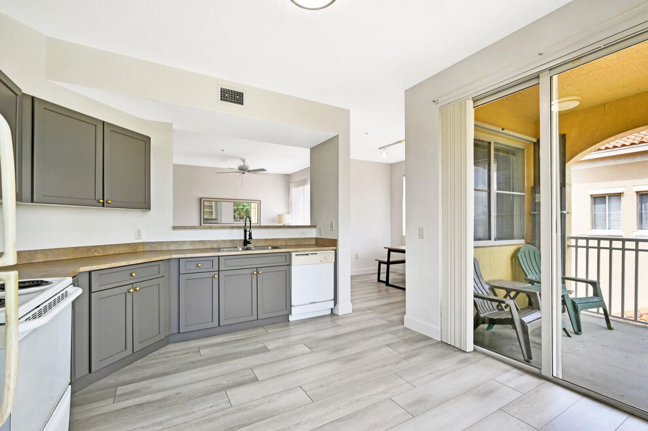 11029 Legacy Boulevard, Unit 302, Palm Beach Gardens, FL 33410 Photo