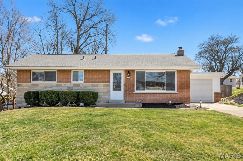 2330 Ruckert Avenue , Saint Louis, MO 63114 Main Photo