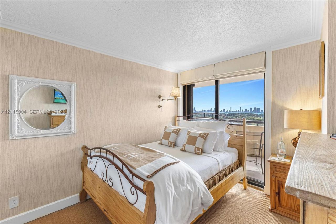 2555 Collins Ave , Unit 1706, Miami Beach, FL 33140 Photo
