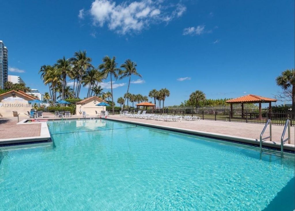 2555 Collins Ave , Unit 1706, Miami Beach, FL 33140 Photo