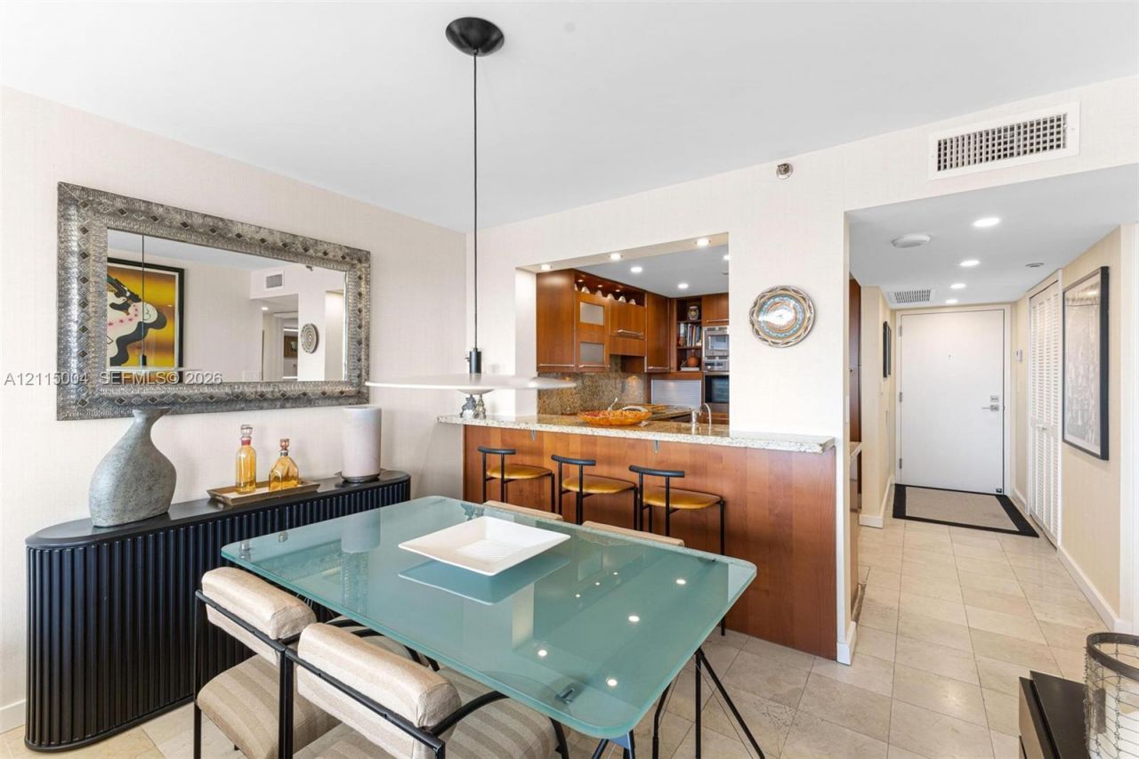 2555 Collins Ave , Unit 1706, Miami Beach, FL 33140 Photo