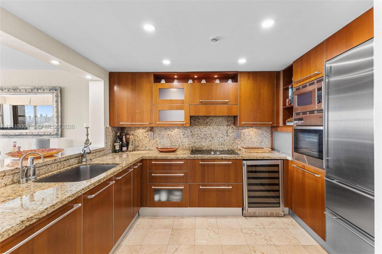 2555 Collins Ave , Unit 1706, Miami Beach, FL 33140 Photo