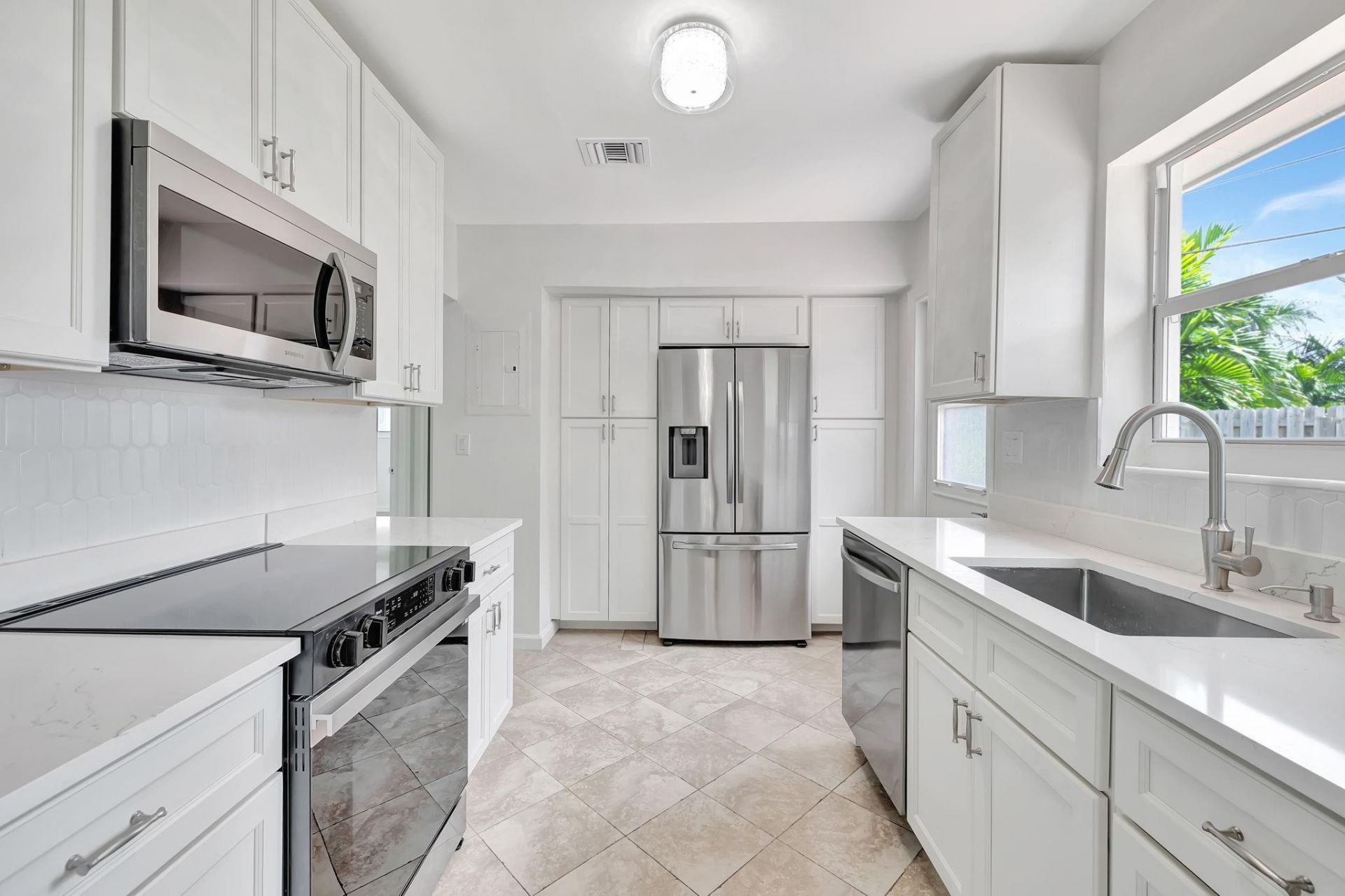 2680 NE 19th Street, Pompano Beach, FL 33062 Photo