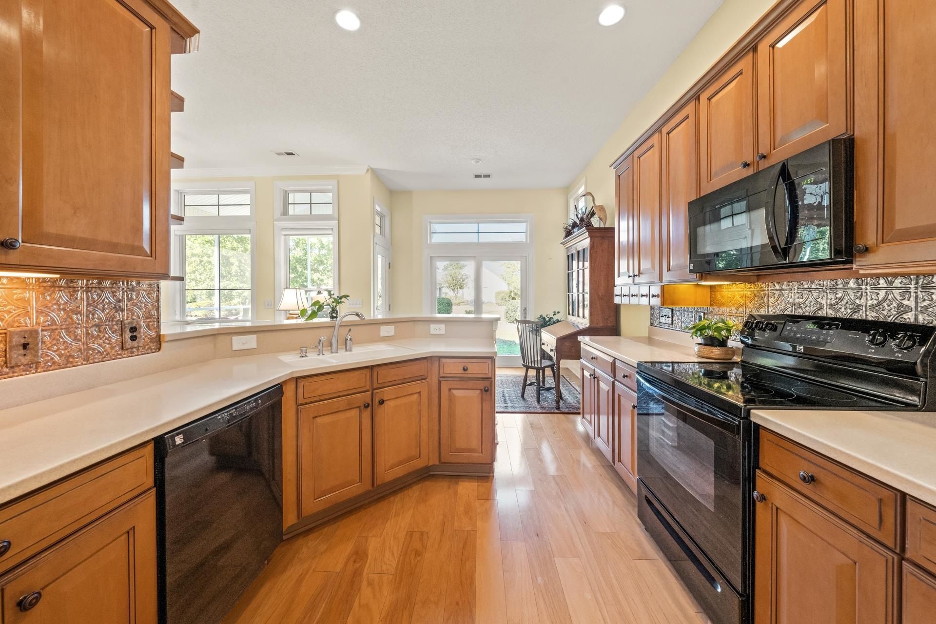 110 Hartley Pl.  Photo 8