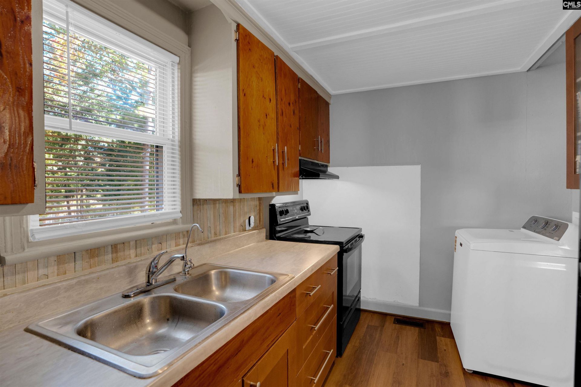 310 Rose Drive  Photo 15