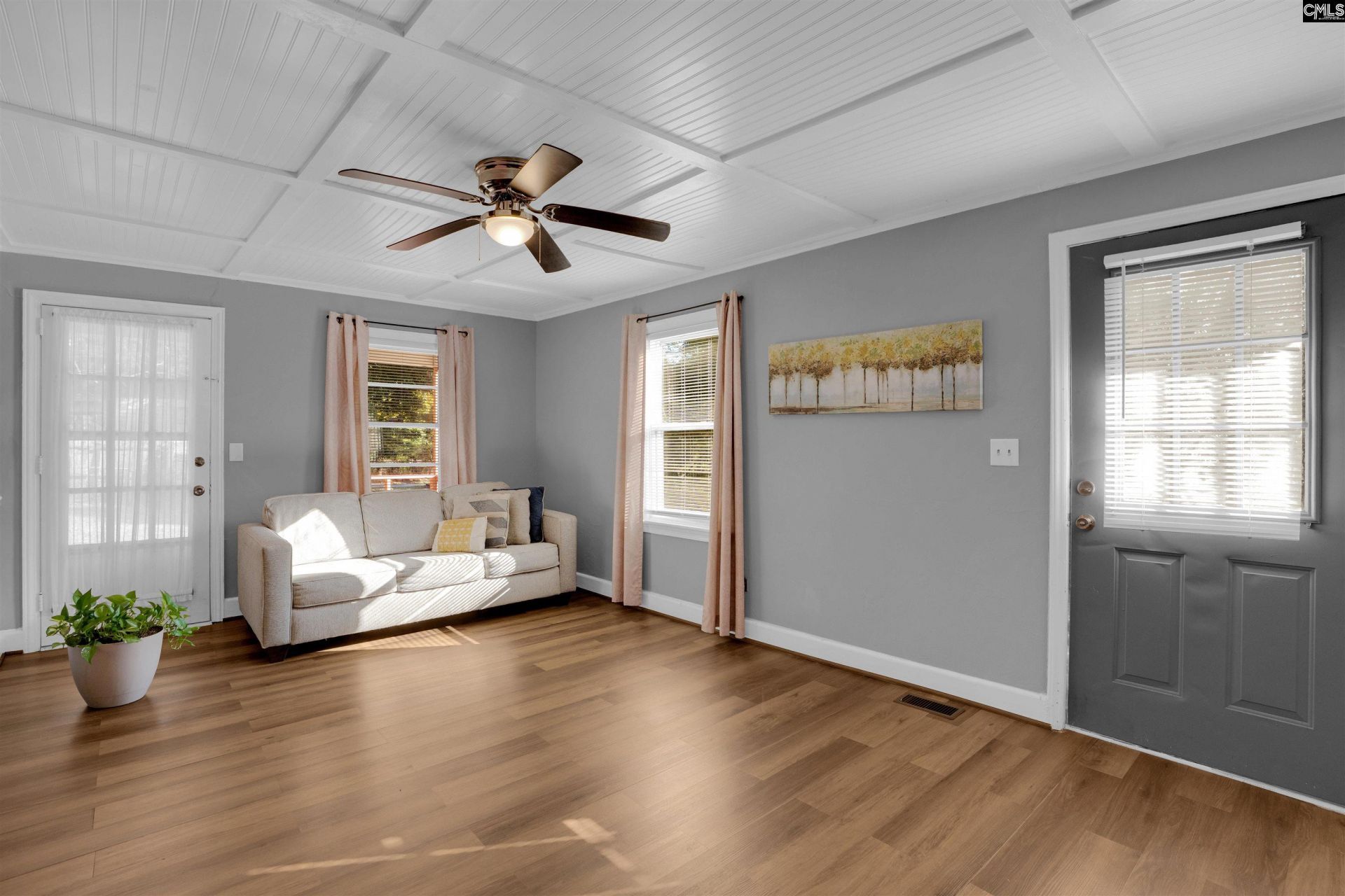 310 Rose Drive  Photo 6