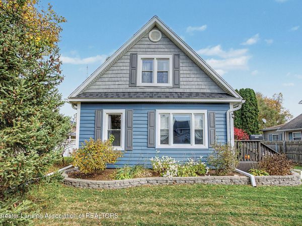 2206 Cedar Street, Holt, MI 48842